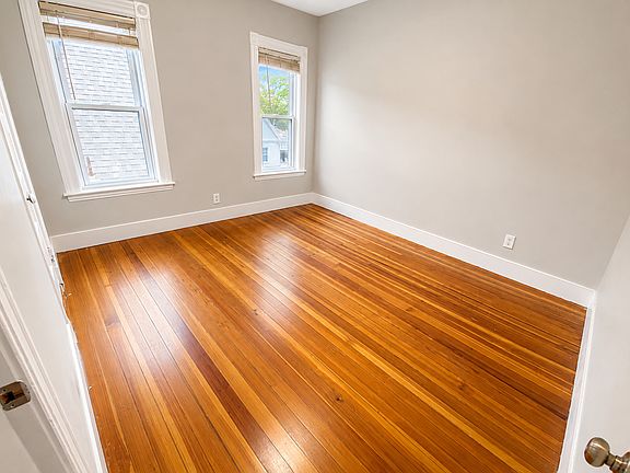4th image of 20 Dowse St #3