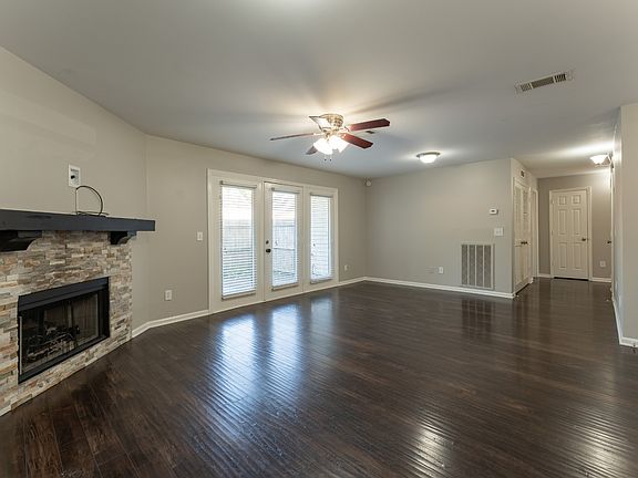 3rd image of 2725 Kennedy Ct