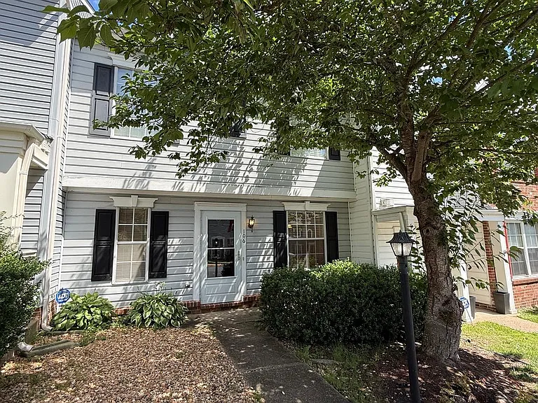 106 Wind Ridge Dr — Photo 1