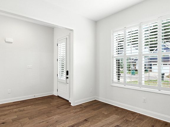 3rd image of 1130 Cedar Break Dr