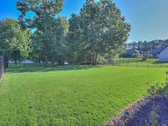 3rd image of 2562 Mimms Ln