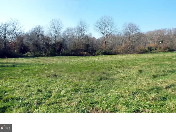 347 Tom Brown Rd, Moorestown, NJ 08057