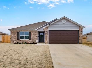 2657 Reynolds St, Pea Ridge, AR 72751