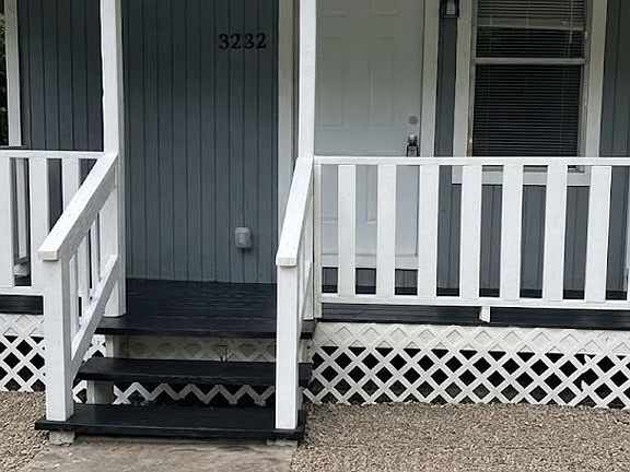 2nd image of 3232 Dillon St
