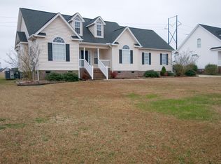 3394 Planters Way Dr, Farmville, NC 27828