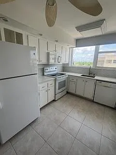 1237 S Hillsboro Mile N #601 — Photo 17
