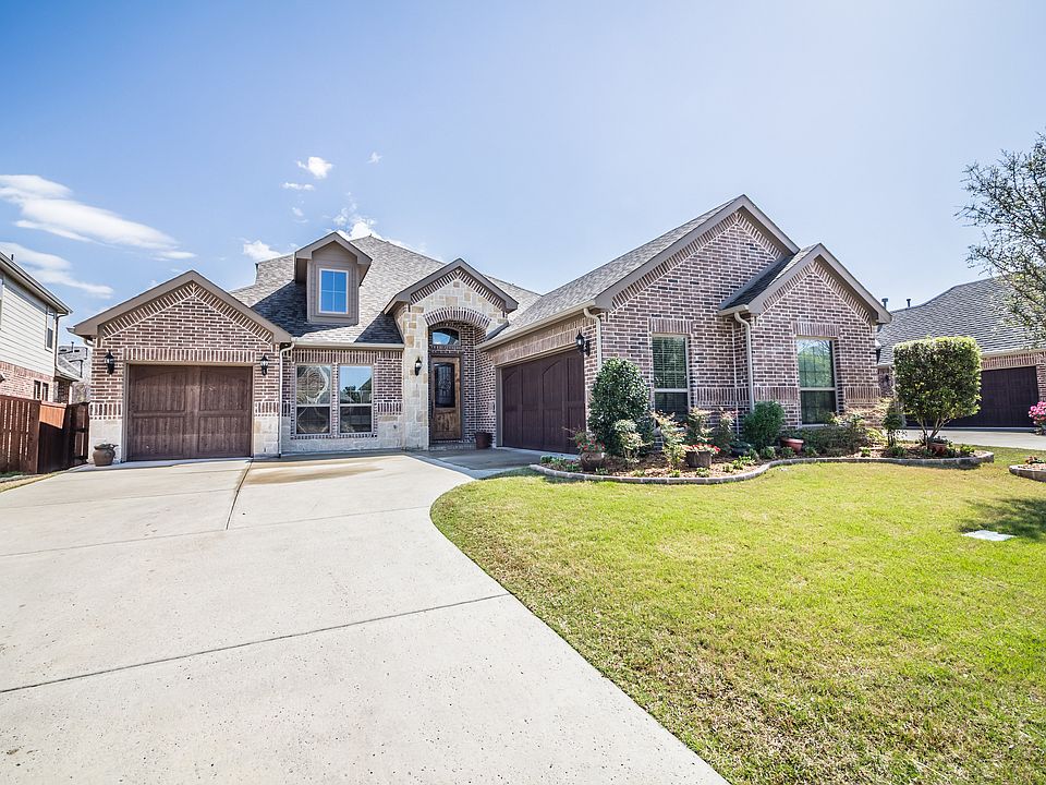 1st image of 209 Chatfield Dr