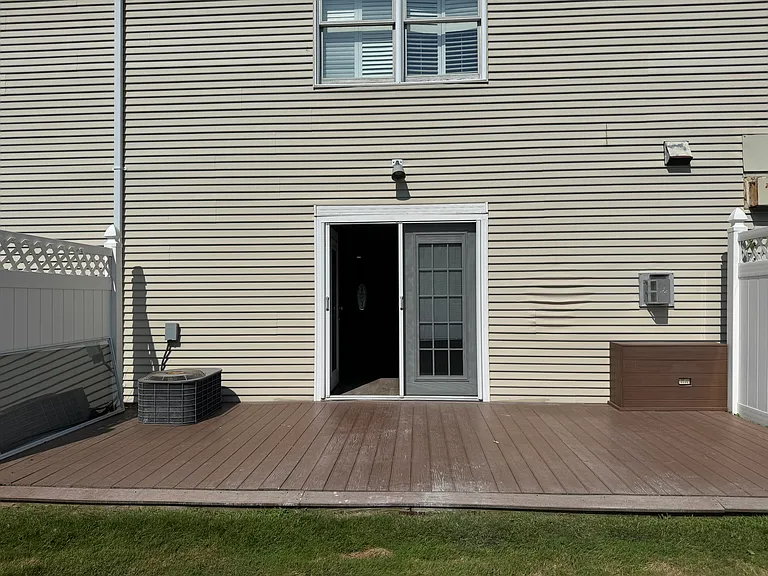 75 Washington St — Photo 29