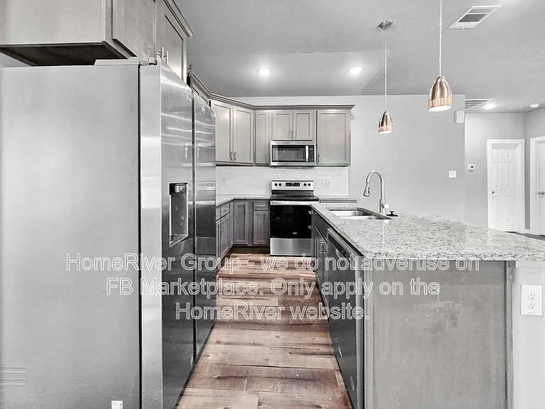 1429 Missouri Ave — Photo 3