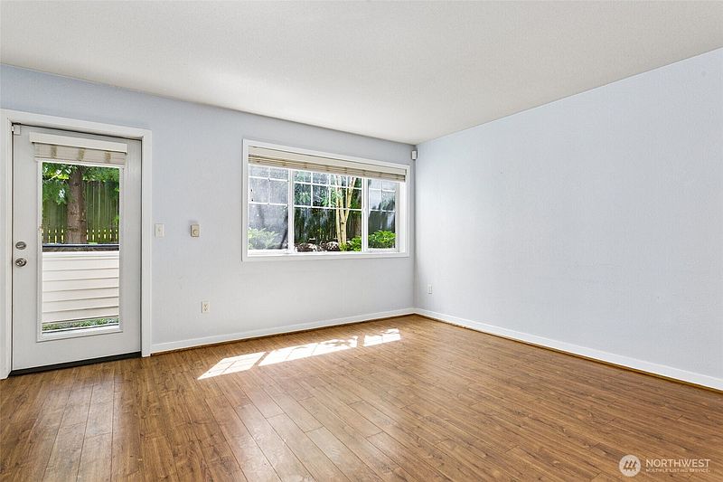 4th image of 13421 97th Avenue E #108