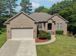 225 Cascade Dr, Paducah, KY 42003