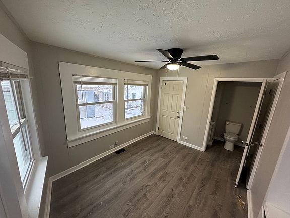 5th image of 3906 Woburn Ave