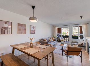 1093 Sunset Dr #307, Kelowna, BC V1Y9Z4