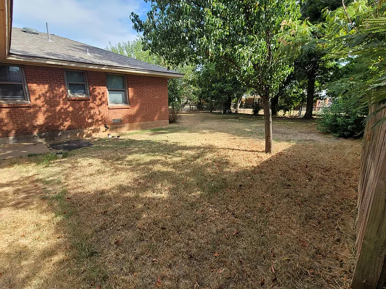 112 W Steed Dr — Photo 12