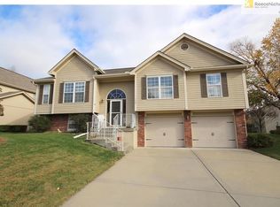 1585 Merit Ln, Liberty, MO 64068