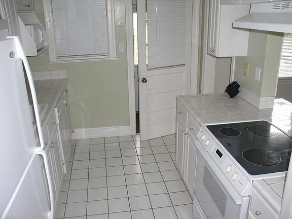 4th image of 1653 Lower 4th Ave N