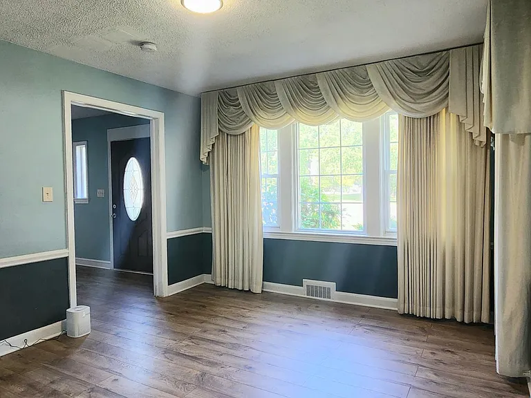 8016 Old Georgetown Rd — Photo 12