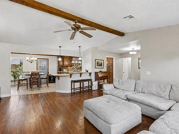 4th image of 2506 Countrywood Ln