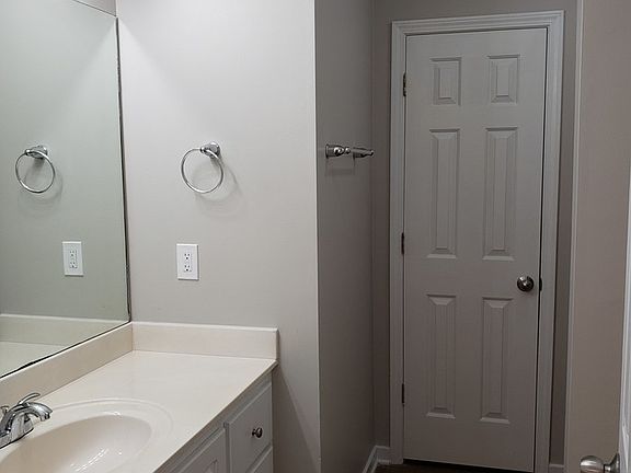 5th image of 312 Green Meadow Dr
