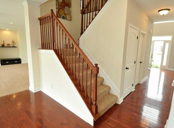 5th image of 7864 Milford Ave