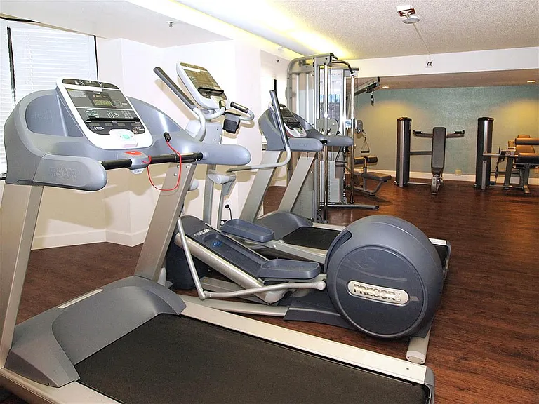 Tower 737 Condominium Rentals — Photo 14