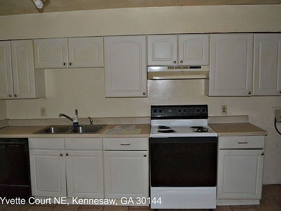 3rd image of 61 Yvette Ct NE