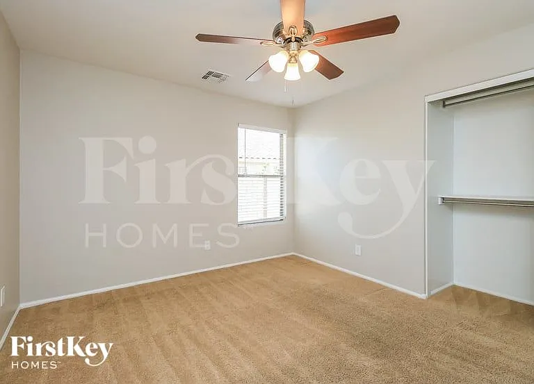 98 E Clairidge Dr — Photo 11