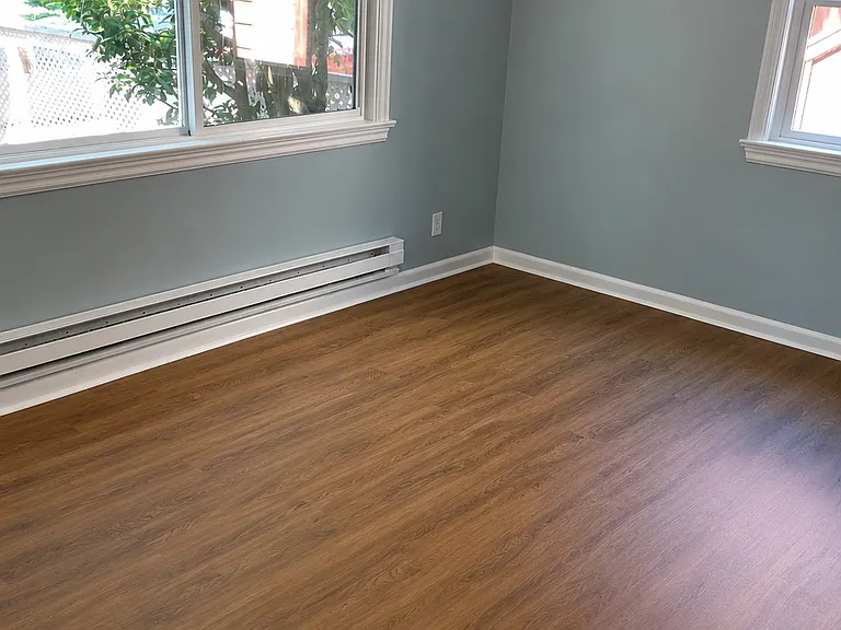 4424 42nd Ave SW — Photo 2