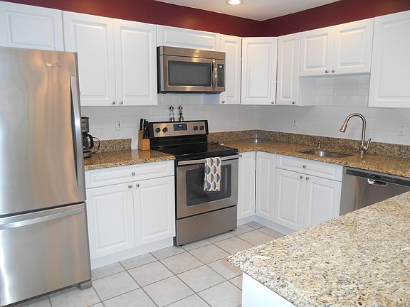 5th image of 136 Farm House Ct