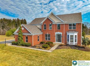 1919 Pembrooke Dr, Macungie, PA 18062