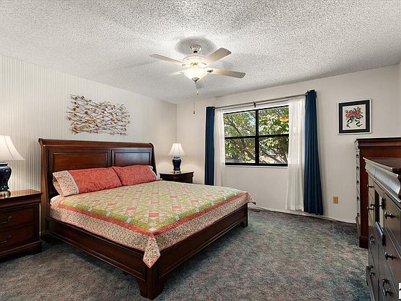 3rd image of 39 Hudspeth Ln
