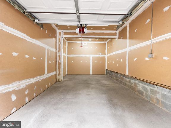 2nd image of 1605 Carriage House Ter #1605-F
