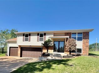 344 Saddle Back Dr, Saint Louis, MO 63129