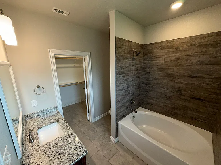 3314 Fenway Cir — Photo 12