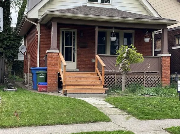 570 Pine St, Windsor, ON N9A 6E5