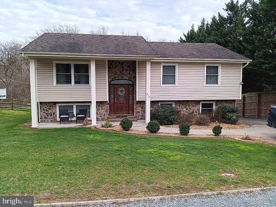 1st image of 117 Woodys Pl