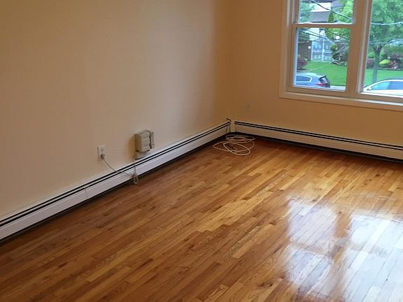 4th image of 93 Belfield Ave