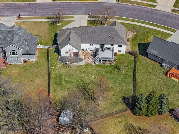 4th image of 35 Harrison Lane