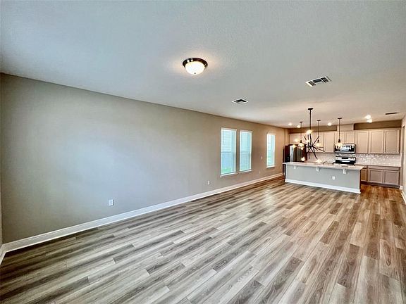 3rd image of 14018 Frasier St