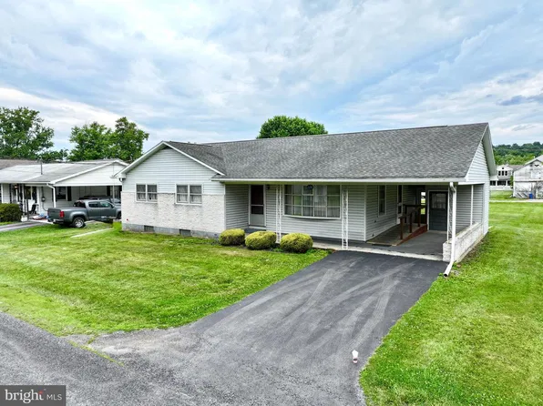 124 Vine St, Middleburg, PA 17842