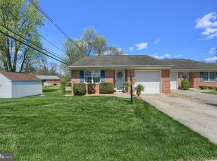 18010 Pin Oak Rd, Hagerstown, MD 21740