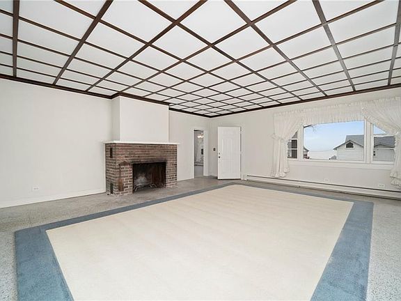 3rd image of 18281 Morgarts Beach Ln