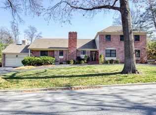 5725 Reinhardt Dr, Fairway, KS 66205