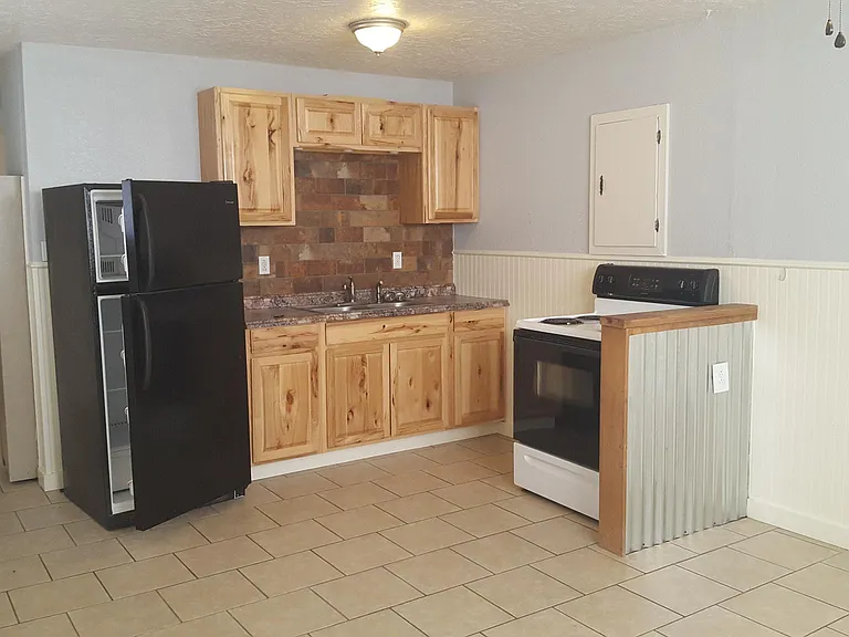 821 E Canadian St #A — Photo 3