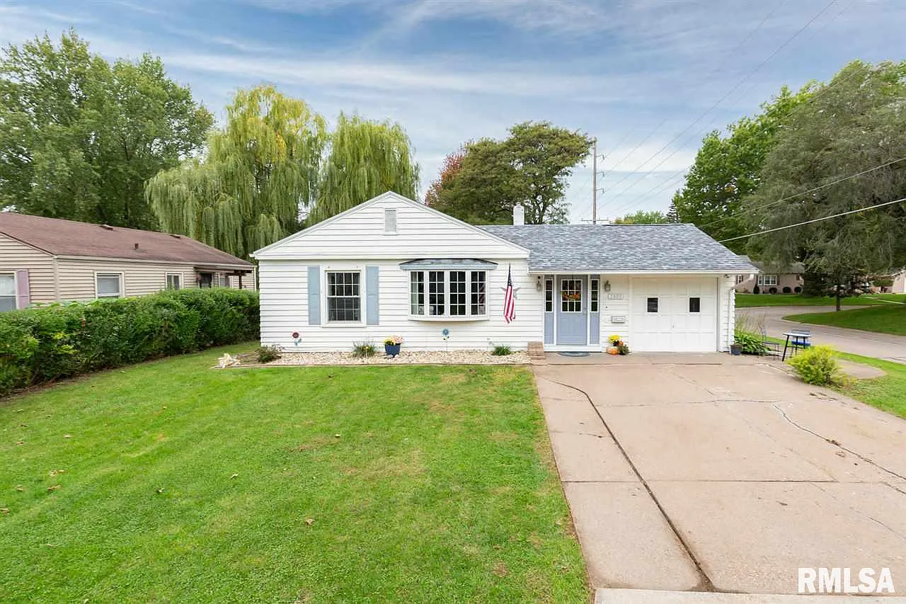 2400 Brittany Ln photo 1
