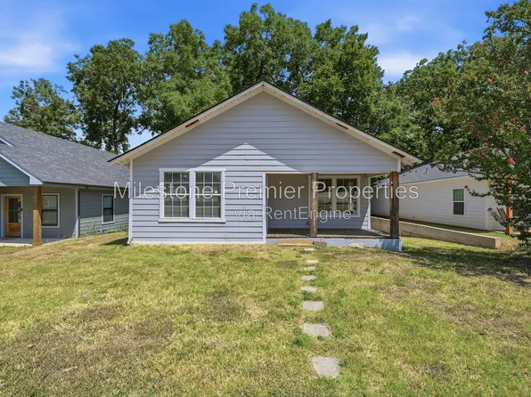 215 W Walker St, Denison, TX 75020