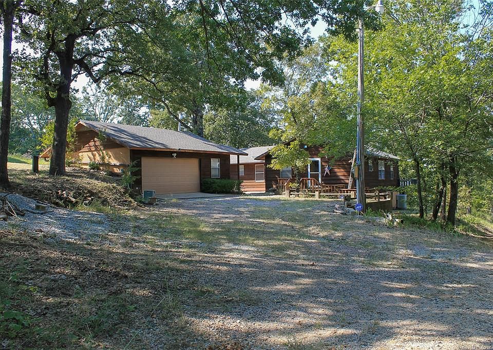 Image 1: Oversized garage!