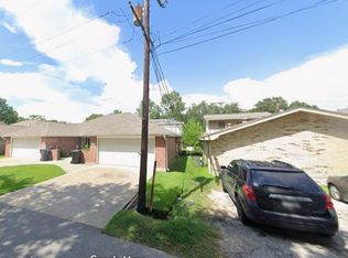 516 15th St, Nederland, TX 77627