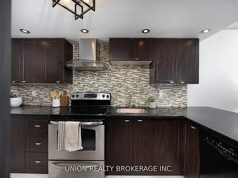 60 Homewood Ave #208 — Photo 4