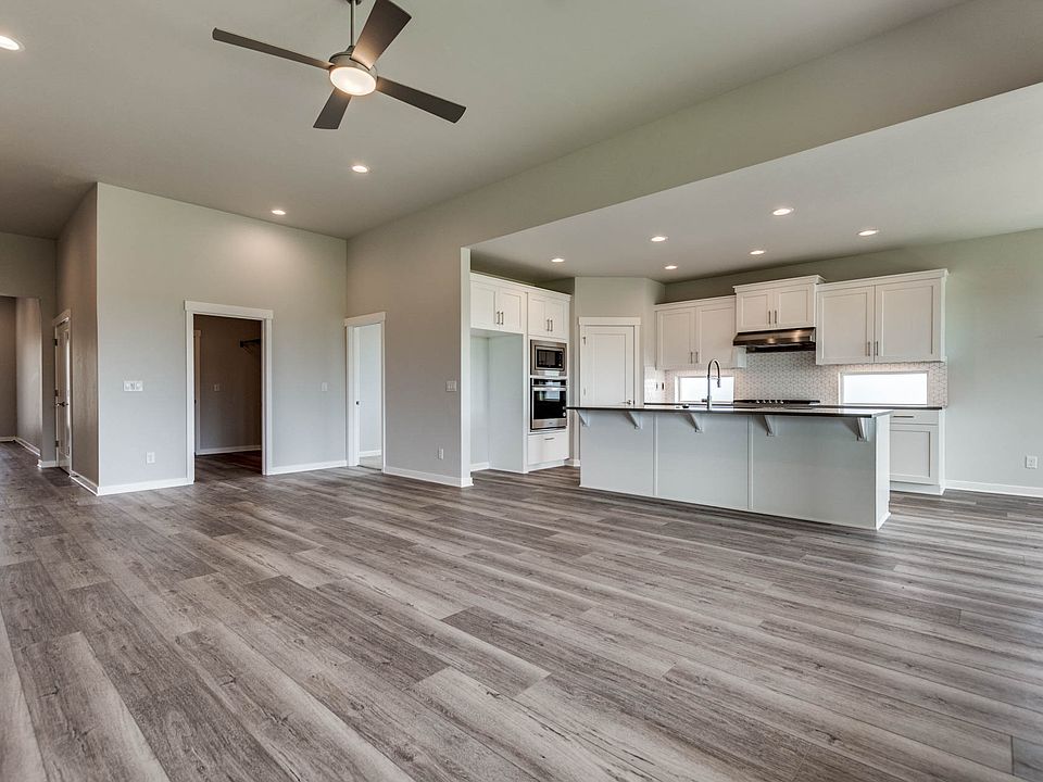 1st image of 4480 SE 62nd Ave
